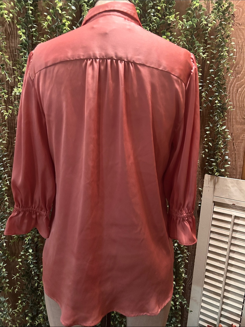 White House Black Market Rose Clay Button-Front Blouse - Picture 4 of 6